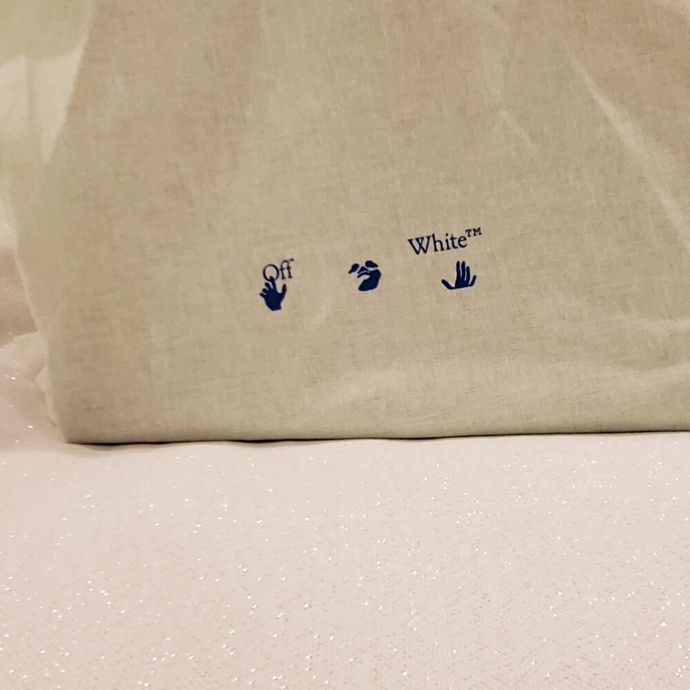 Off White Tote - Picture 7 of 8